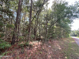 000 Margaret St, Ocean Springs, MS 39564