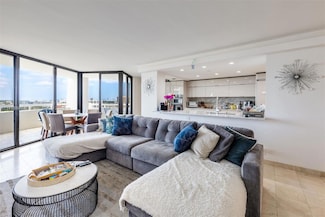 1000 Quayside Terrace Unit PH5, Miami, FL 33138