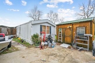 84 Ridgeway Dr, Conroe, TX 77303
