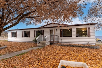 44 Nickles Rd, Okanogan, WA 98840