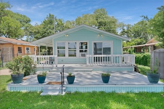 2425 E Lake Dr, Weatherford, TX 76087