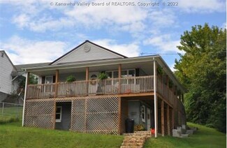 421 Kanawha Ave, Madison, WV 25130