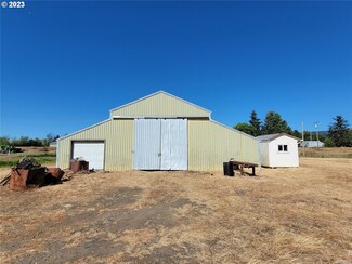89 S Welcome Slough Rd, Cathlamet, WA 98612