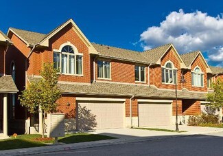 17 Legacy Ln, Wheeling, IL 60090