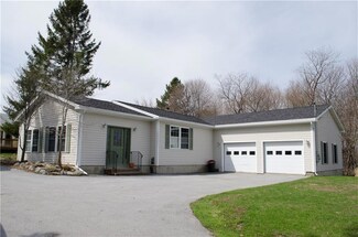 27 Park Ave E, Brewer, ME 04412