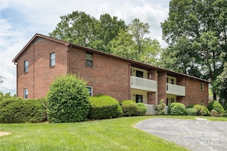 103 Oakwood Place Unit 4, Hendersonville, NC 28792
