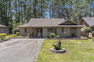 137 Hickory Dr, Conway, SC 29526
