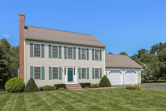 22 Noyes Ln, Merrimac, MA 01860