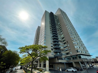 6301 N Sheridan Rd Unit 24C, Chicago, IL 60660