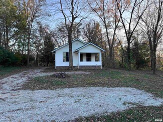 1798 E Pleasant Hill Rd, Carbondale, IL 62903