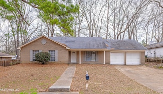 1220 Huntcliff Way, Clinton, MS 39056