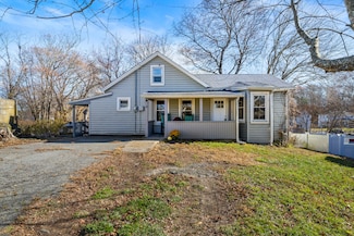 12 Quarry St, Norwich, CT 06360