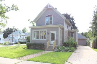 156 Hill Ave, Elgin, IL 60120