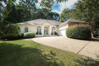 2587 Penngate Dr, Sherrills Ford, NC 28673