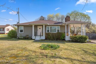 5500 Ridgefield Rd, Knoxville, TN 37912