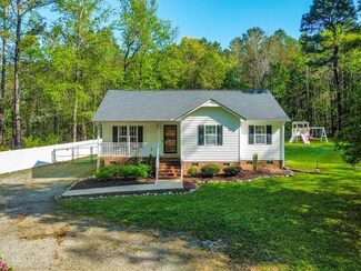 304 Westgate Cir, Angier, NC 27501
