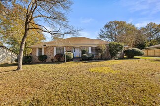 610 Bramblewood Dr, Hattiesburg, MS 39402
