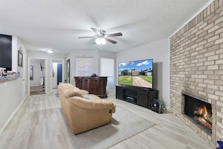 6624 S Creek Dr, Fort Worth, TX 76133