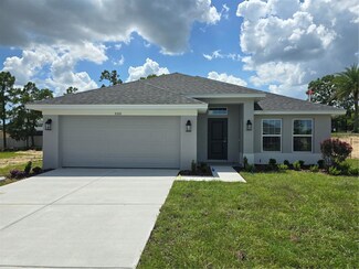 5555 Ocean Breeze Dr, Spring Hill, FL 34609