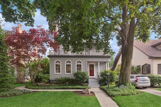 611 Lake Ave, Wilmette, IL 60091