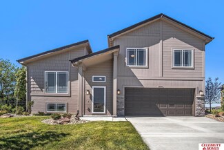 17714 Rose Lane Rd, Omaha, NE 68136
