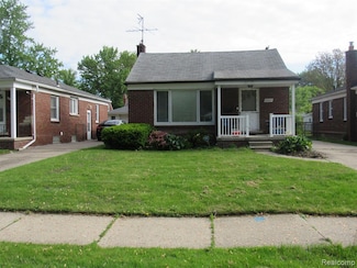 19927 Lochmoor St, Harper Woods, MI 48225