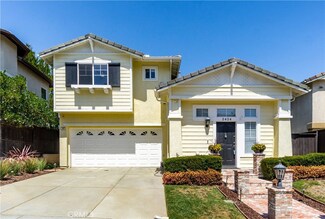 2424 Maxson Ct, Signal Hill, CA 90755