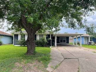 5333 Lakeside Dr, Port Arthur, TX 77642