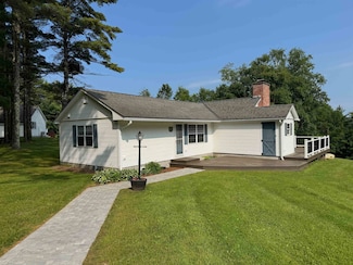 653 Skyboro Rd E, Pownal, VT 05261