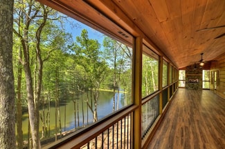1075 Lazy River Ln, Ellijay, GA 30536