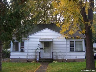 61 Ashwood Dr, Rochester, NY 14609