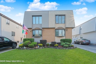 100 Stieg Ave, Staten Island, NY 10308