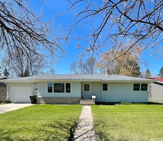 624 Kersten St, Bottineau, ND 58318