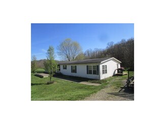 9267 Eppley Rd NW, Crooksville, OH 43731