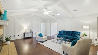 110 Oak Grove Cir, Lewisville, TX 75077