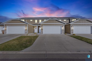 5812 S Whisper Creek Place, Sioux Falls, SD 57108