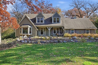 1010 S Wayfare Trail, Oconomowoc, WI 53066