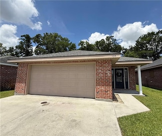 135 Sagewood Dr, Thibodaux, LA 70301