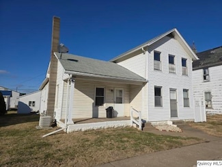 81 W 3rd St, Dallas City, IL 62330