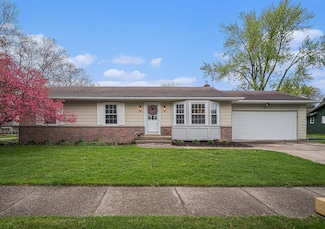 2146 S Eventide Dr NE, Grand Rapids, MI 49505