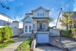 7120 Hylan Blvd, Staten Island, NY 10307
