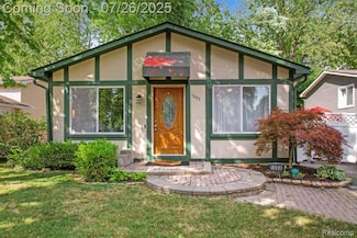 1093 Hendricks Way, Waterford, MI 48328