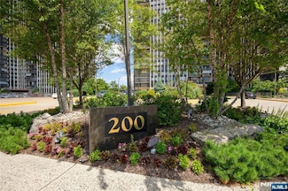 200 Winston Dr Unit 608, Cliffside Park, NJ 07010