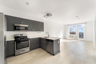 43-45 W 32nd St Unit 503, Bayonne, NJ 07002