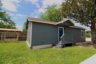 409 Robert Lee Rd, Houston, TX 77009