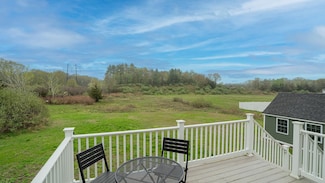 21 Lovering Rd, North Hampton, NH 03862