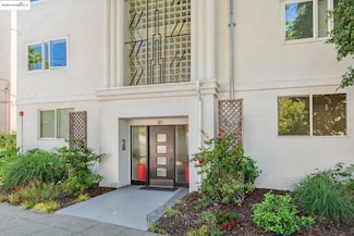 30 Domingo Ave Unit 2, Berkeley, CA 94705