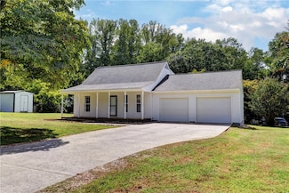 7020 Fox Mill Run Dr, Gloucester, VA 23061