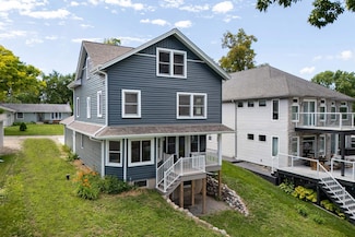 W188S7598 Oak Grove Dr, Muskego, WI 53150