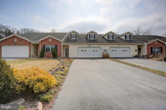 2505 Sherry Dr, Chambersburg, PA 17202